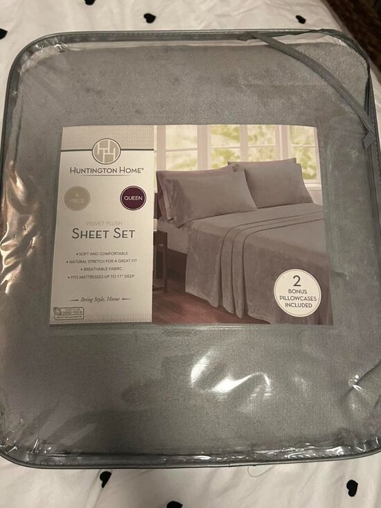 New Huntington Home Grey Velvet Plush Queen Sheet Set - Picture 3 of 4